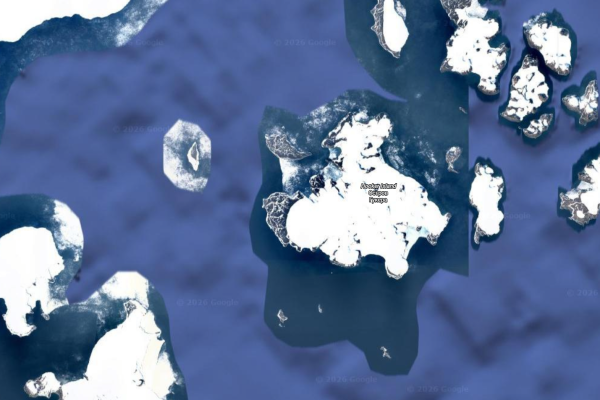 Hooker Island (Franz Josef Land): Tikhaya Bay, Rubini Rock and Arctic Heritage